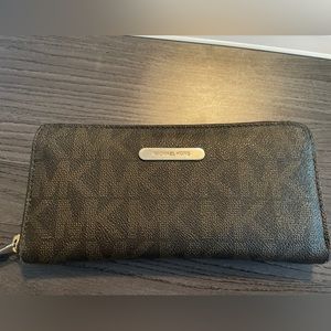 Micheal Kors Wallet